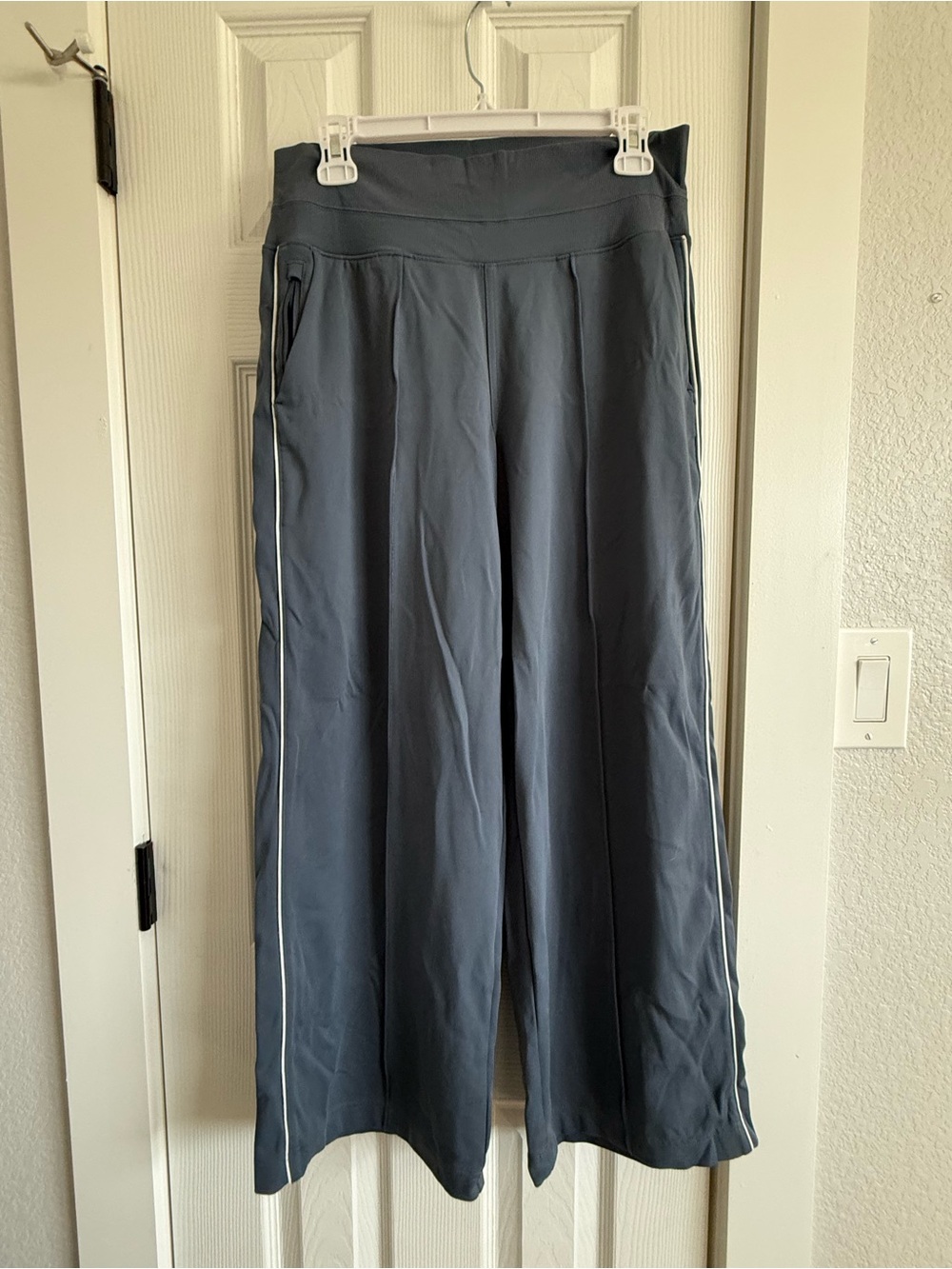 Athleta Venice High Rise Track Stripe Wide Leg Pant In Granite - Picture 2 of 5